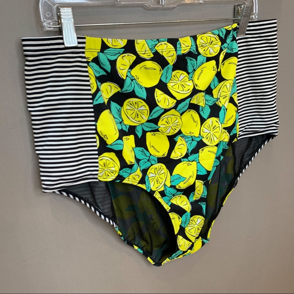 TORRID lemon print matching bikini set, 2X. - Picture 6 of 10